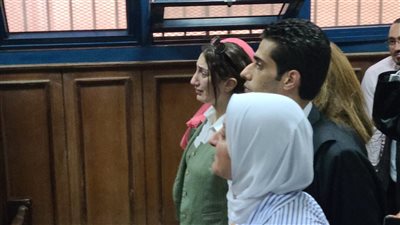 زوجة عصام صاصا تكشف تفاصيل صادمة عن تنازل أسرة الضحية مقابل مبلغ مالي