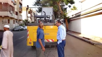 صور.. رئيس مدينه الأقصر: استمرار أعمال النظافة ورفع الاشغالات بشوارع المحافظة