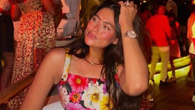 بالورود.. هاجر أحمد تخطف الانظار من أحدث ظهور لها 