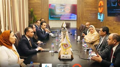 محافظ أسوان: دعم المشروعات الاستثمارية بالمناطق الصناعية لتوفير فرص عمل للشباب