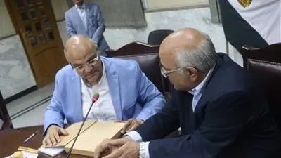 محافظ القليوبية يلتقي أعضاء الغرفة التجارية لبحث سبل التعاون