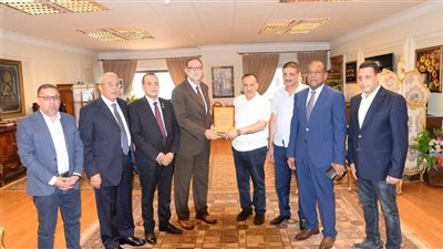 محافظ أسيوط يستقبل رئيس الهيئة القومية لسلامة الغذاء لبحث سبل التعاون المشترك 