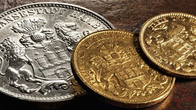 الأسواق العالمية | الفضة تهبط 0.6% والذهب يتجه لتحقيق مكاسب أسبوعية