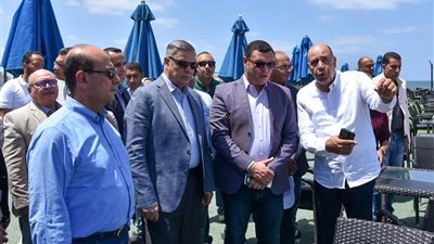 وزير الإسكان ومحافظ الإسكندرية يتفقدان مشروع توسعة الكورنيش من المنتزه إلى فندق المحروسة