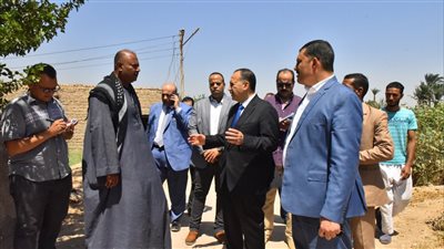 محافظ أسيوط يتفقد أراضي الاستصلاح الزراعي بالوادى الأسيوطي