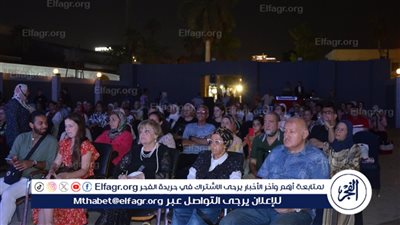 أقبال جماهيرى على إستعراضات فرقة 