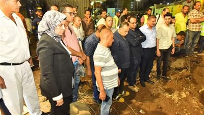 محافظ أسيوط يعلن السيطرة على مشكلة كسر خط الصرف الصحي بميدان المجذوب 