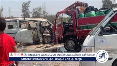 إصابات خطرة لـ 13 شخصا إثر تصادم سيارتين في البحيرة