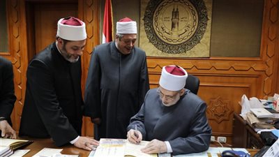 وكيل الأزهر يعتمد نتيجة الشهادتين الابتدائية والإعدادية الأزهريّة للدور الأول