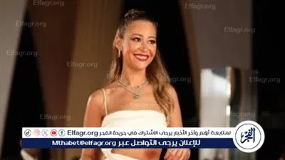 منة شلبي تخطف الأنظار أثناء تكريمها بجائزة Enigma 2024