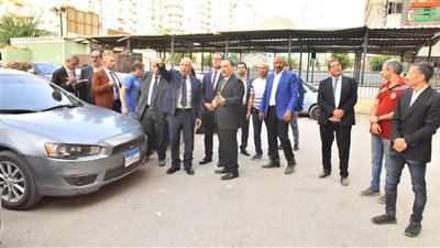 محافظ أسيوط ورئيس هيئة تنمية الصعيد يتفقدان بعض المواقع لإنشاء جراجات متعددة الطوابق