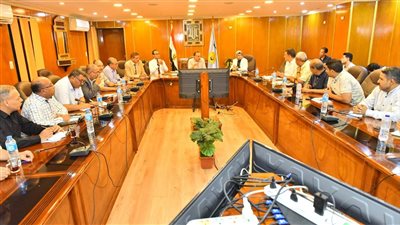 محافظ أسيوط يوجه بوضع خطة عمل للانتهاء من ملفات التصالح  