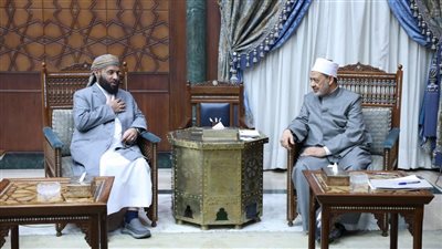 شيخ الأزهر لوزير الأوقاف اليمني: الفُرقة والخلافات المذهبيَّة تخدم تجارة الأسلحة 