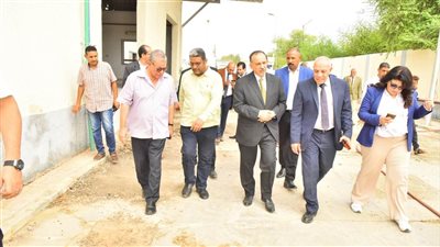 محافظ أسيوط ورئيس هيئة تنمية الصعيد يتفقدان مجزر الدواجن بمنطقة الصفا الصناعية    