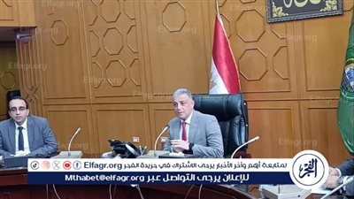 محافظ الإسماعيلية يناقش استعدادات إقامة معرض المستلزمات المدرسية 