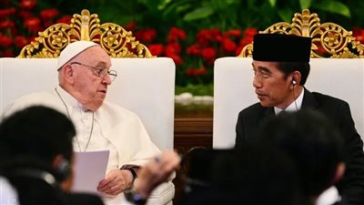 بابا الفاتيكان يوجه تحذيرًا صارمًا ضد التطرف الديني خلال زيارته لإندونيسيا