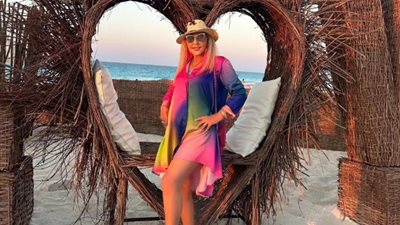 كاش مايوه.. احدث ظهور لـ نادية الجندي 