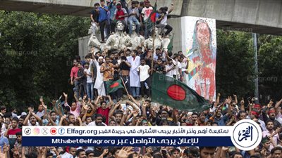 آلاف البنغاليين يحتشدون في العاصمة دكا احتفاء بمرور شهر على تنحي الشيخة حسينة