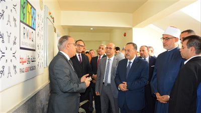 محافظ أسيوط ورئيس الجامعة يلتقيان مفتي الديار المصرية    