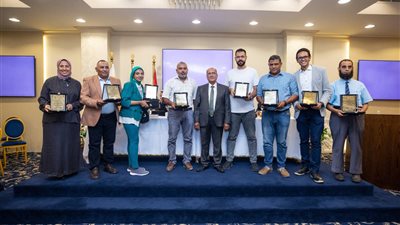 مياه الشرب والصرف الصحي تحتفي بتخرج الدفعة الأولى من مدرسة الثانوية الفنية الصناعية في الإسكندرية 