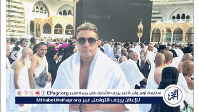 محمد نور يؤدي مناسك العمرة.. تفاصيل