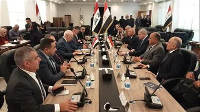 عاجل | مصر تبحث تنمية التعاون الصناعي مع العراق في صناعات قطاع الكهرباء والمنسوجات والجلود