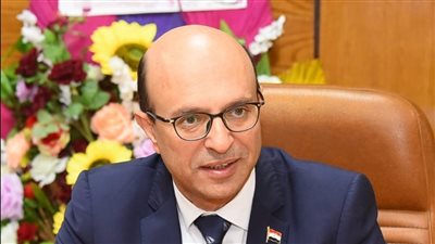 المنشاوي يُصدر قرارات بتعيينات لوكلاء كليات ورؤساء أقسام بجامعة أسيوط  