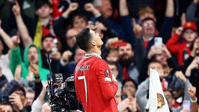 كريستيانو رونالدو يكشف سر تذبذب مستوي مانشستر يونايتد.. ويهاجم تين هاج