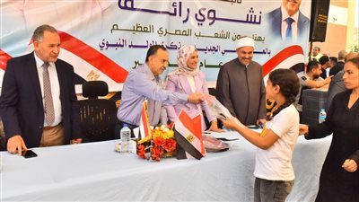 محافظ أسيوط يشهد تسليم عدد 400 شنطة مدرسية للطلاب الأولى بالرعاية بمركز البداري  