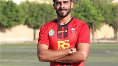 الحمام المطروحي يعلن التعاقد مع مدافع سبورتينج 