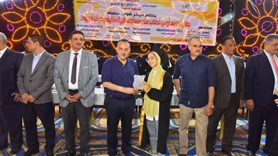 محافظ أسيوط يشهد حفل تكريم أوائل طلاب الشهادات الدراسية بمركز شباب منقباد  