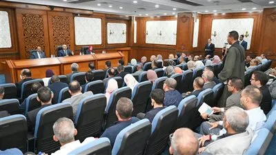  وزير الصناعة والنقل يوجه بتشكيل جمعية للمستثمرين بكل منطقة صناعية تتولى إدارة المنطقة