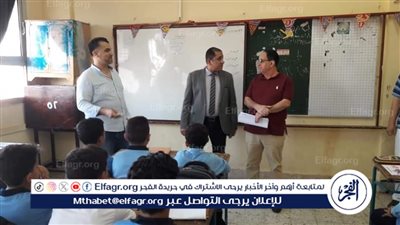 تفاؤل وأمل.. رئيس منية النصر بالدقهلية مع الطلاب بالمدارس (صور) 