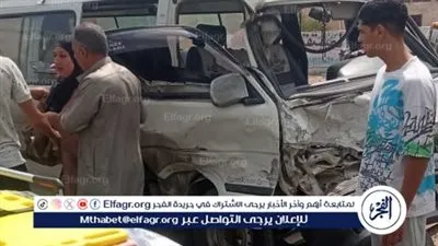 مصرع وإصابة 4 أشخاص إثر تصادم 3 سيارات بالبحيرة (صور)