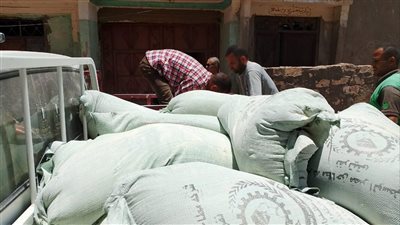 تموين أسيوط يضبط 45 شيكارة دقيق بلدي مدعم داخل أحد المخازن 