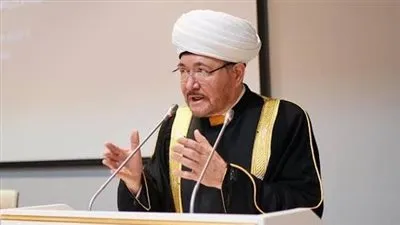 وزير الأوقاف يهنئ مفتي روسيا بإعادة انتخابه رئيسًا للإدارة الدينية