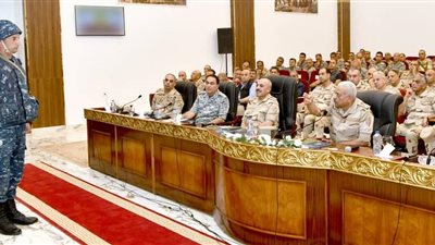 وزير الدفاع يشهد تنفيذ المرحلة الرئيسية لمشروع مراكز القيادة الإستراتيجي التعبوي التخصصي للقوات الجوية وقوات الدفاع الجوي 