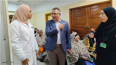 إحالة العاملين بعيادات التأمين بقليوب للتحقيق بسبب التقصير في العمل 