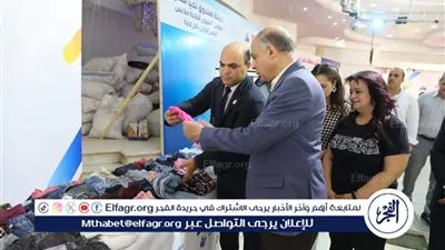 محافظ المنيا يزور معرض تحيا مصر لتوزيع 10 آلاف قطعة ملابس مجانا بسمالوط