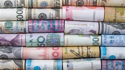 ضربة جديدة للاقتصاد العالمي.. الديون تسجل مستوى قياسيًا جديدًا بنهاية الربع الثاني