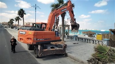 ممشي سياحي ومساحات خضراء.. بدء تطوير وتوسعة كورنيش مرسي مطروح