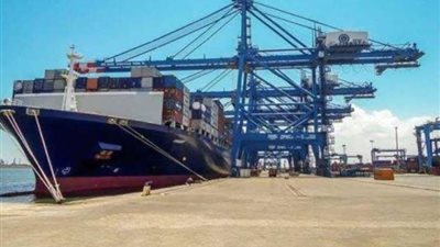 ميناء دمياط يتداول 34 سفينة للحاويات والبضائع العامة