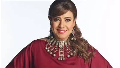 نشوى مصطفي: كنت ببيع ملابس في العتبة وطعام جاهز قبل التمثيل