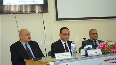 جامعة أسيوط تنظم الملتقى العلمي الدوري الأول لقسم الكيمياء بكلية العلوم   