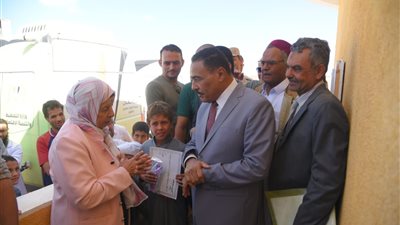 محافظ مطروح يتفقد القافلة الخدمية الشاملة لقرية الزغيرات بمدينة النجيلة في إطار المبادرة الرئاسية 