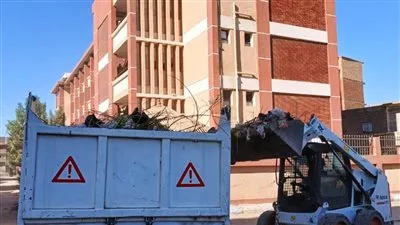 حملات لإزالة الإشغالات وتكثيف النظافة العامة ورفع التراكمات بمدن أسوان وإدفو ودراو