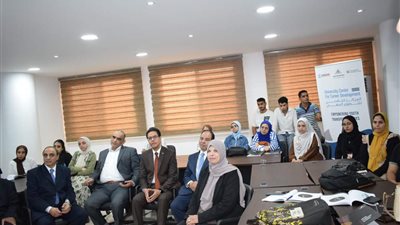 رئيس جامعة بنها يتفقد سير العملية التعليمية والمراكز والوحدات بكلية الهندسة بشبرا