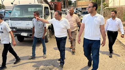 أبوالنصر يتفقد سير العمل بمركز صيانة السيارت بقرية منقباد بمركز أسيوط   