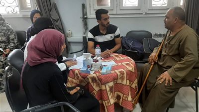 الكشف على 159 حالة فى قافلة طبية لجامعة بنها بكفر مناقر ضمن مبادرة 