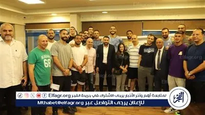 الدكتور عمر الغنيمي يدعم فريق السلة في البطولة العربية